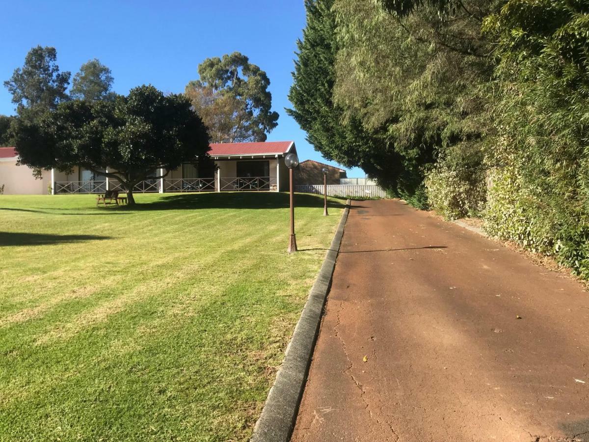 Karri Forest Motel Pemberton Buitenkant foto